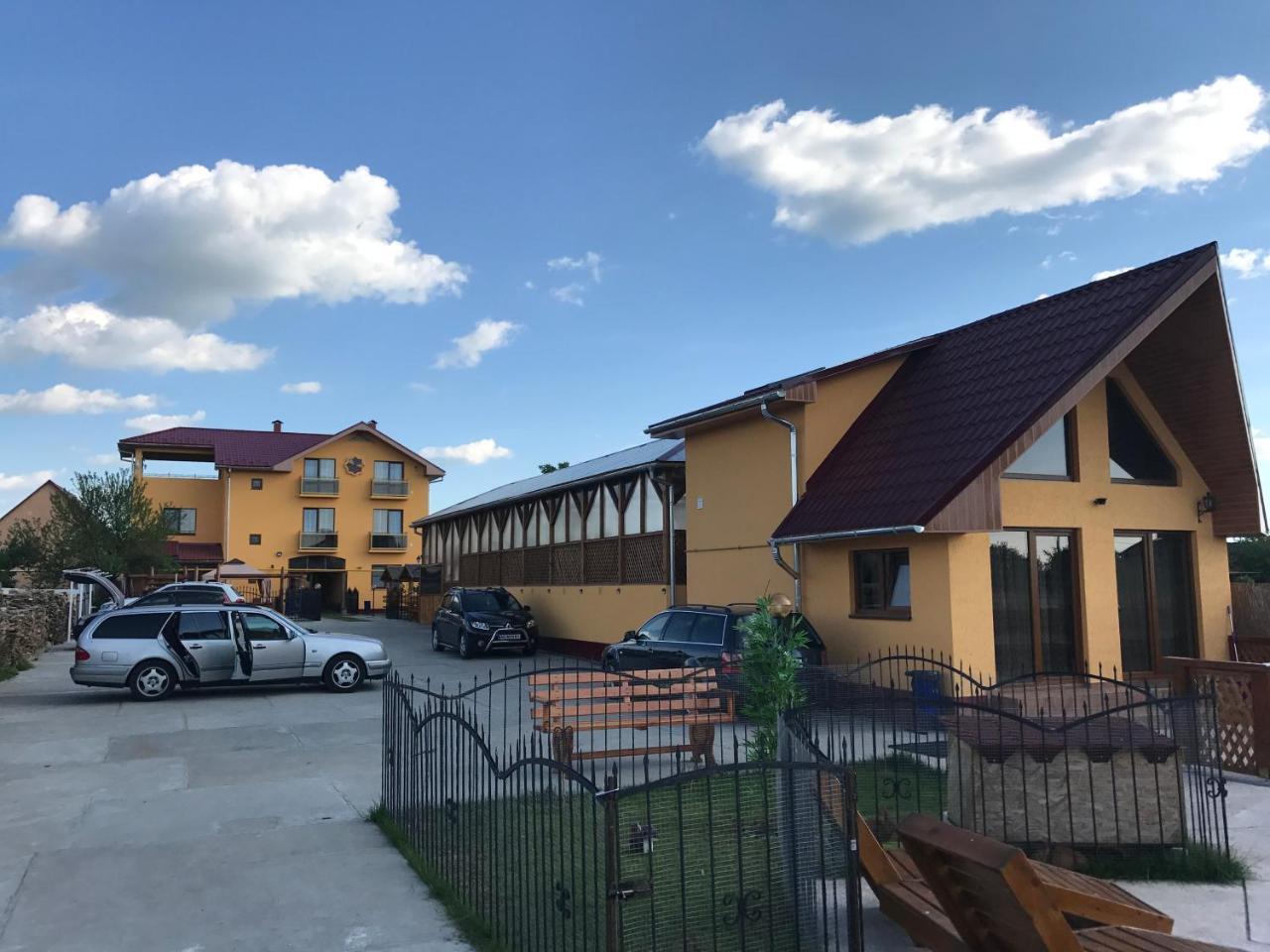 Yanoshi Villa Eden Delux מראה חיצוני תמונה