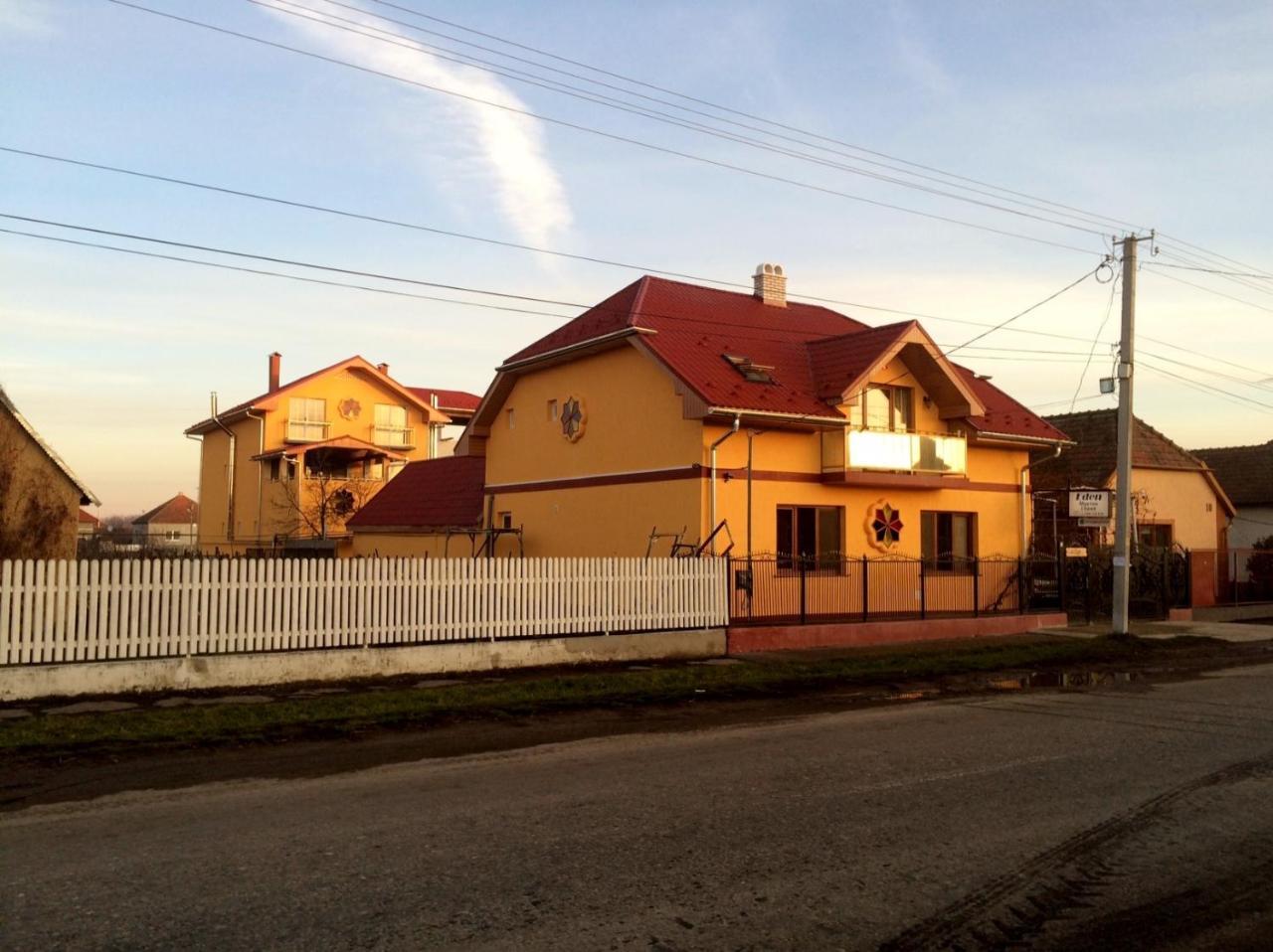 Yanoshi Villa Eden Delux מראה חיצוני תמונה